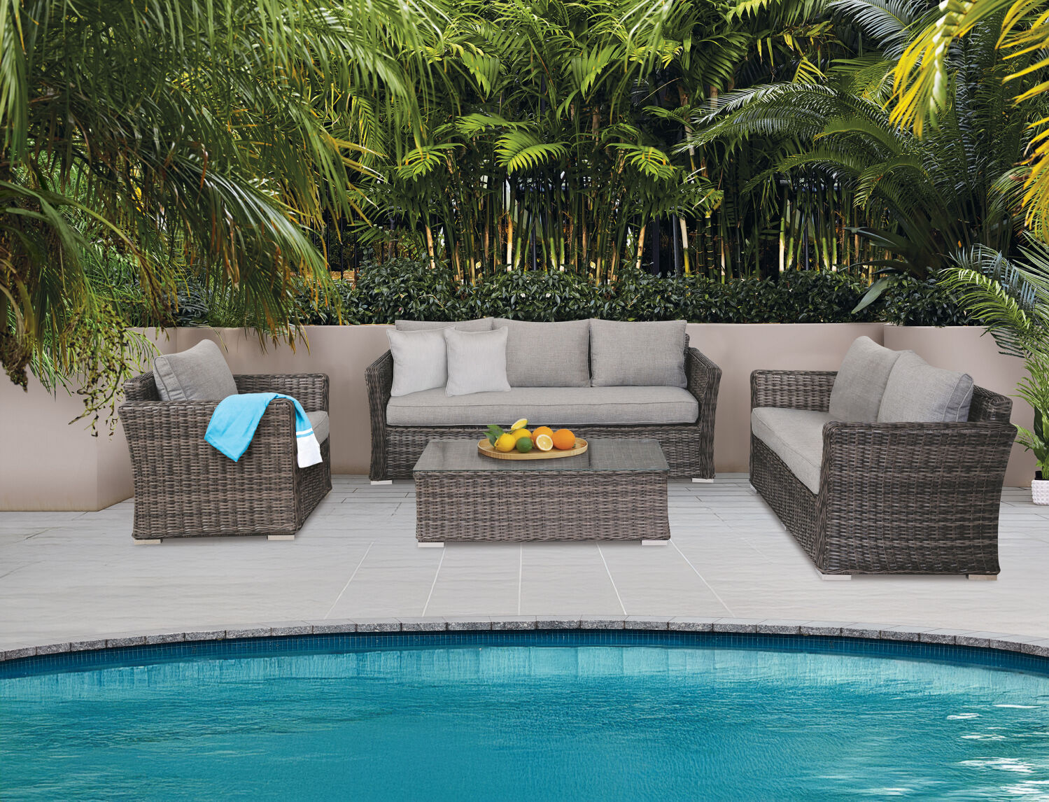 Outdoor Sofas & Lounge Chairs
